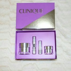 Brand NEW Clinique De-Aging Experts Set